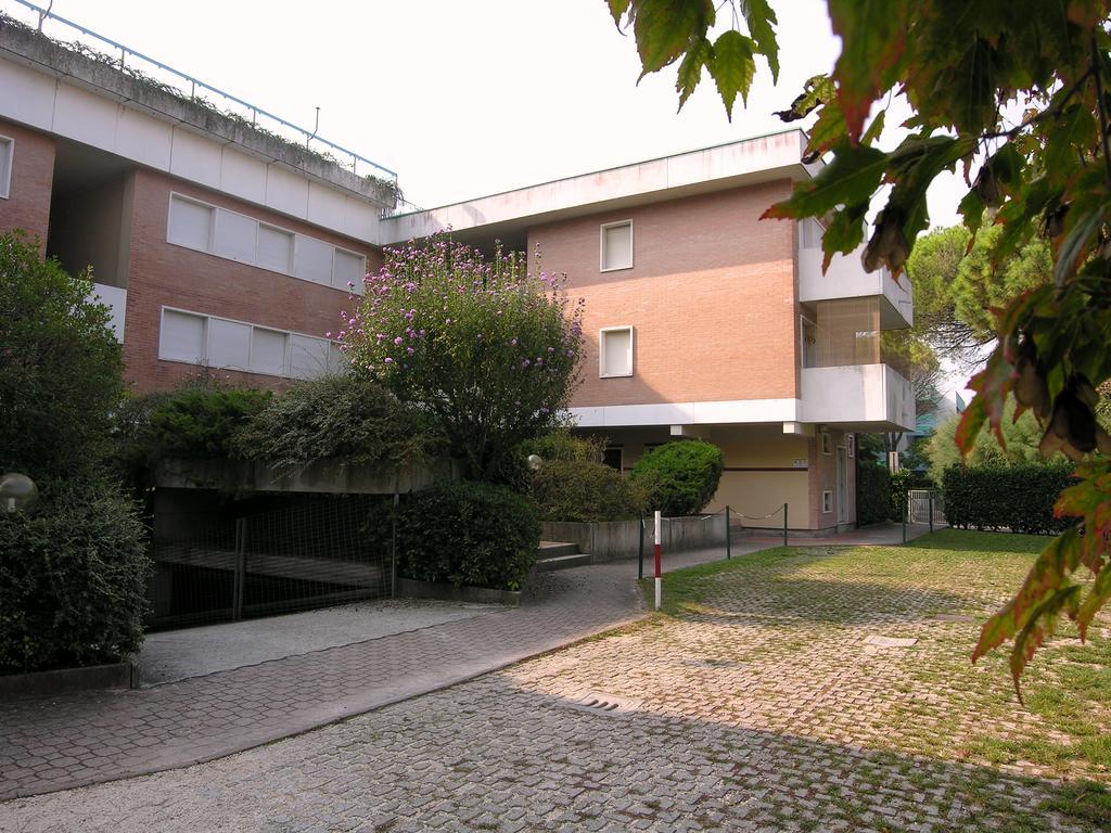 Apartment Gemini Con Piscina 비비오네 외부 사진