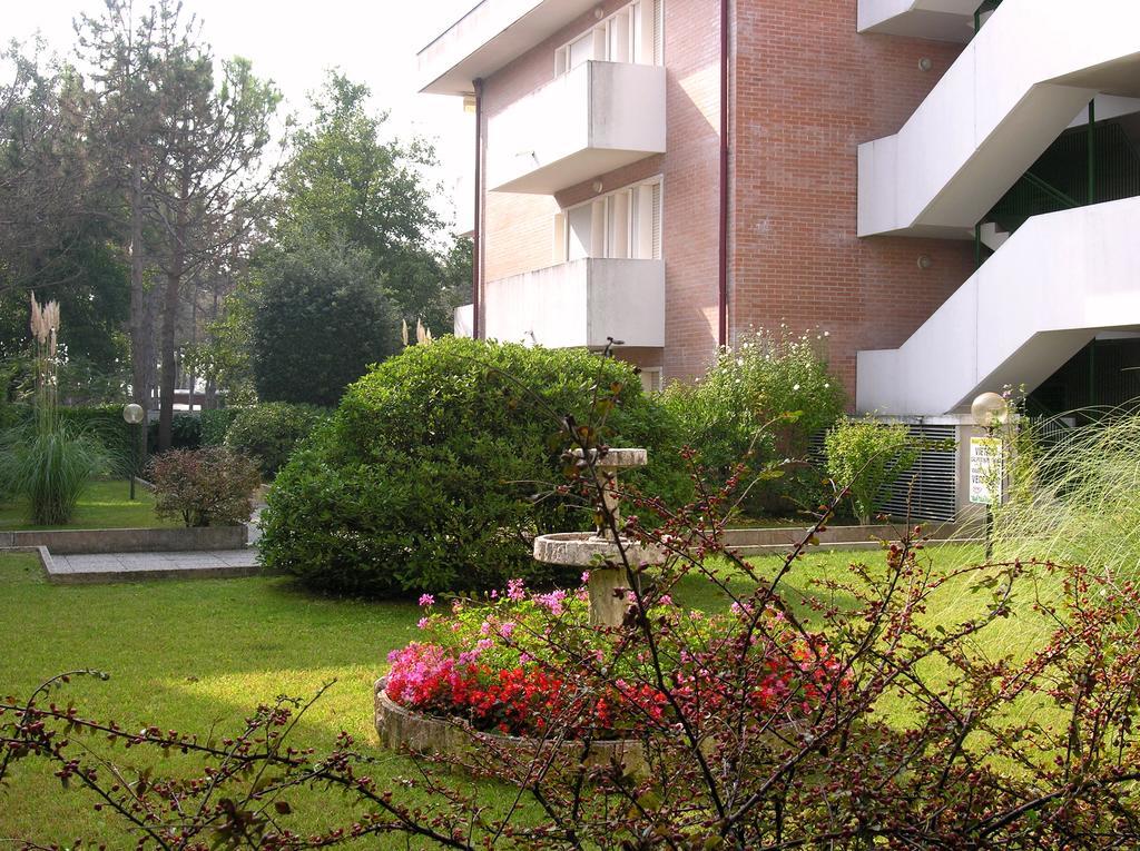 Apartment Gemini Con Piscina 비비오네 외부 사진